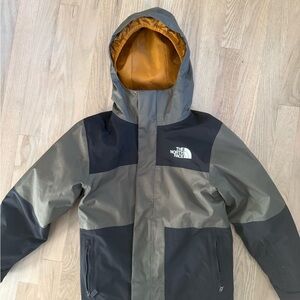 The North Face Boy’s Freedom Triclimate Jacket, Small, Taupe Green/TNF Black